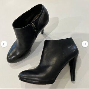 Via Spiga V-Cayden Black Calf Booties Leather, Size 5.5